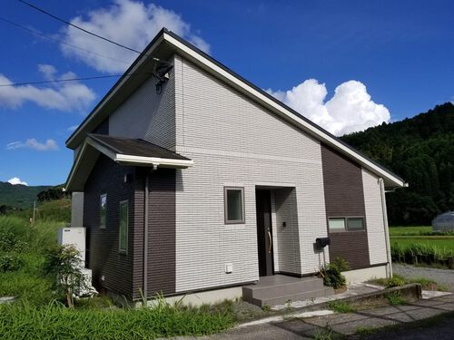 鹿児島市本名町【売家】築浅8年木造平家建て ４LDK田園眺望日当り良2,280万円