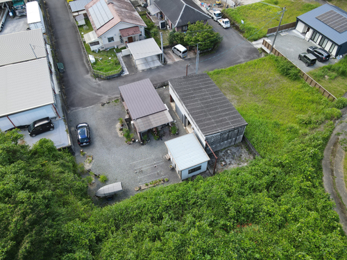 鹿児島市東佐多町【売家】鉄骨造倉庫付きプレハブ住宅850万円