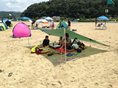 雨雲避けて今季初海水浴 砂浜でタープ ちょんまるブログ