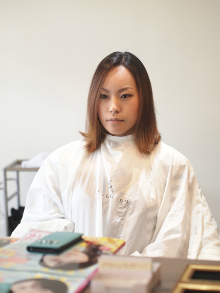 バッサリ刈り上げ女子　沖縄美人のツーブロックヘアスタイル　ビフォアー＆アフター写真2