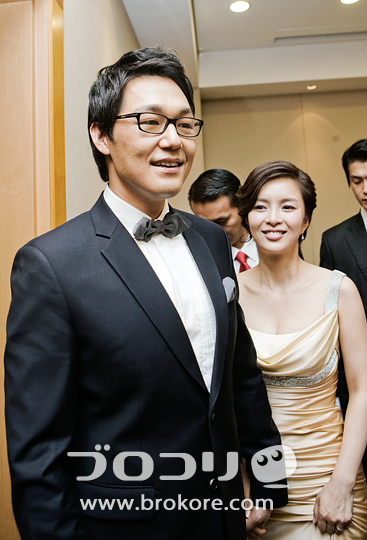 【写真ニュース】ペ・ヨンジュン、パク・ソンウンの結婚式に出席