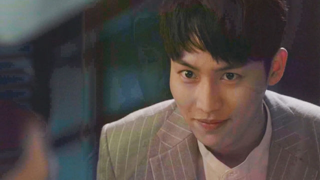 イケメン巻セイバー、自信を持ってプムプムする粗雑なスパイ