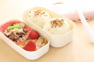 一見ヘルシーそうなふつうのお弁当ですが……？