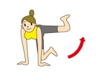 TVを観ながらドッグポーズ