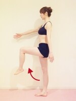 もも上げ足踏み2