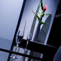 隠されたクリスタルカップルシート個室が…