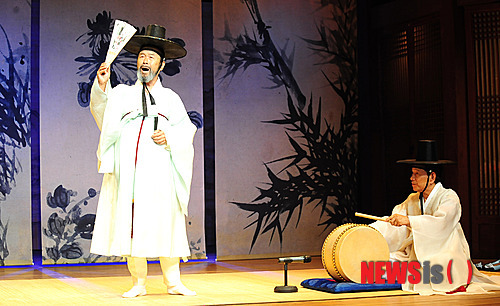 명창들과 김홍신, 판소리와 문학의 만남…'득음'