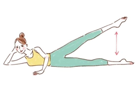横向きになって脚を開く足パカダイエット 0626-3