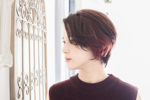 ベリーショートインナーカラー／レッド塩基性カラー使用（齋藤綾乃）