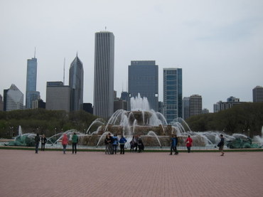 352