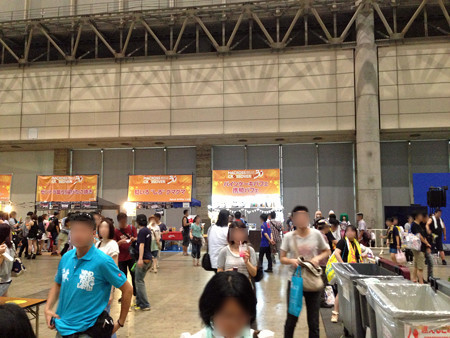 Macrossip 022_edited-1