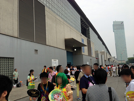 Macrossip 063_edited-1