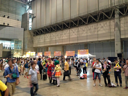 Macrossip 021_edited-1