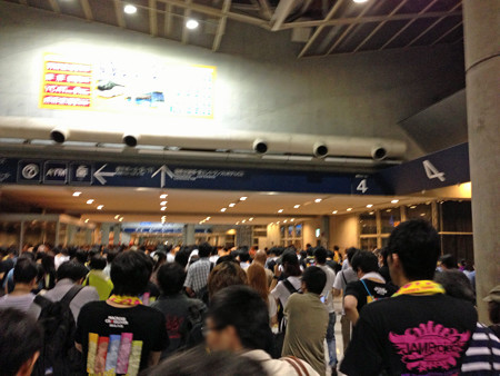 Macrossip 096_edited-1