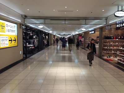 新宿の道一点透視