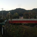 川と橋と山（夕方）