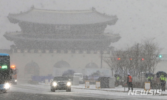 雪降るソウル