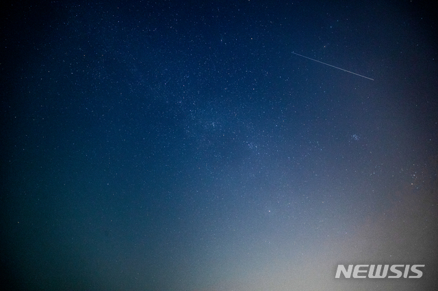 夜空を彩る流星群／京畿道