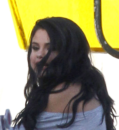 FFN_Bieber_Gomez_2012424_2