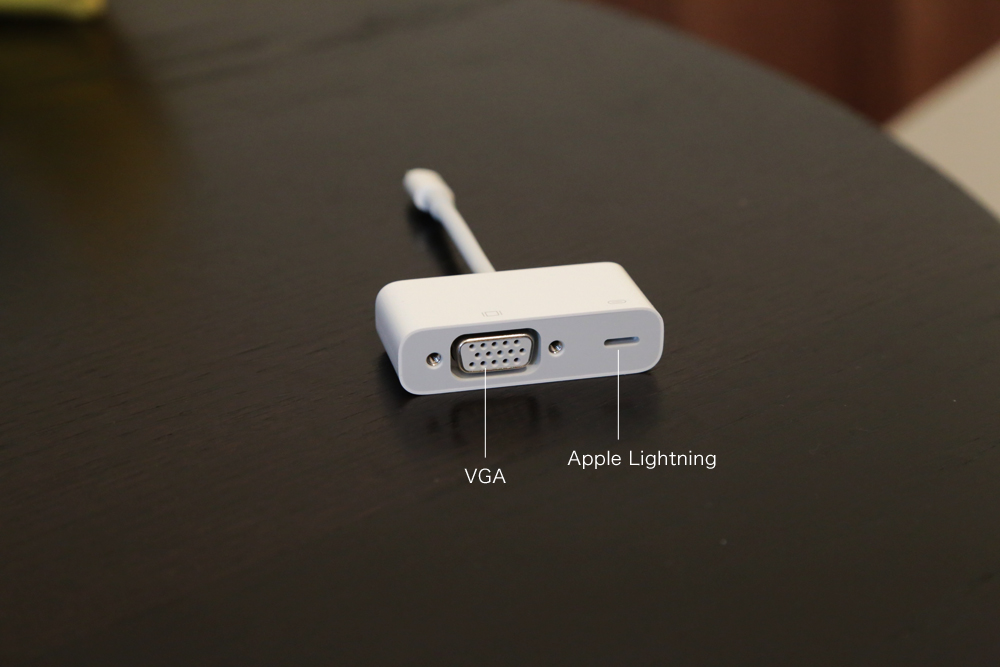 Apple Lightning - VGAアダプタ03