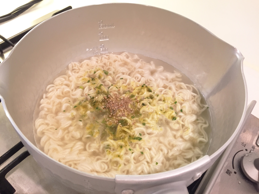粉を入れて