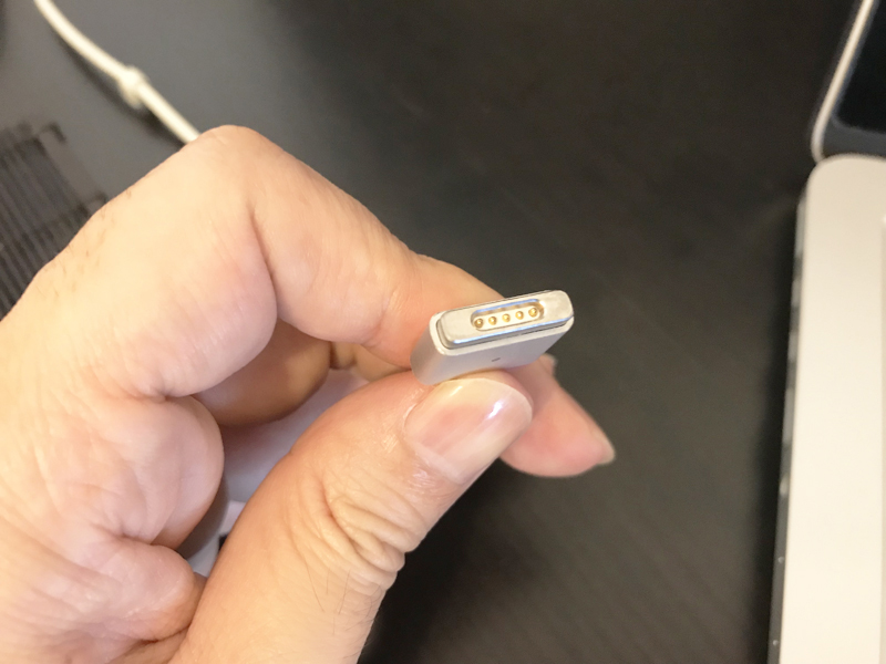 MacBook Proのバッテリーに充電せず、電源を使う方法02