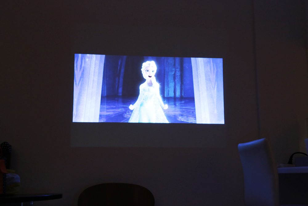 Apple Lightning - VGAアダプタ07