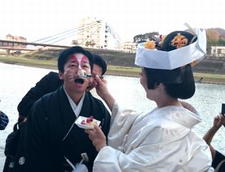 ブログ用　顔に！