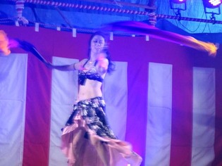 ブログ用　お祭り35　ベリーダンス2