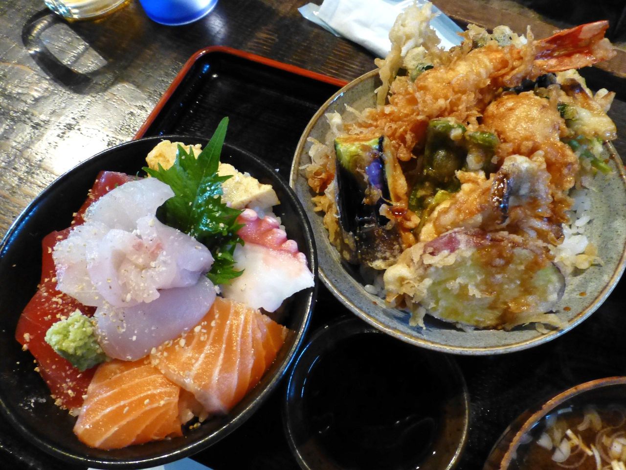 高半の海鮮丼（小）と天丼（小）のセット1,400円