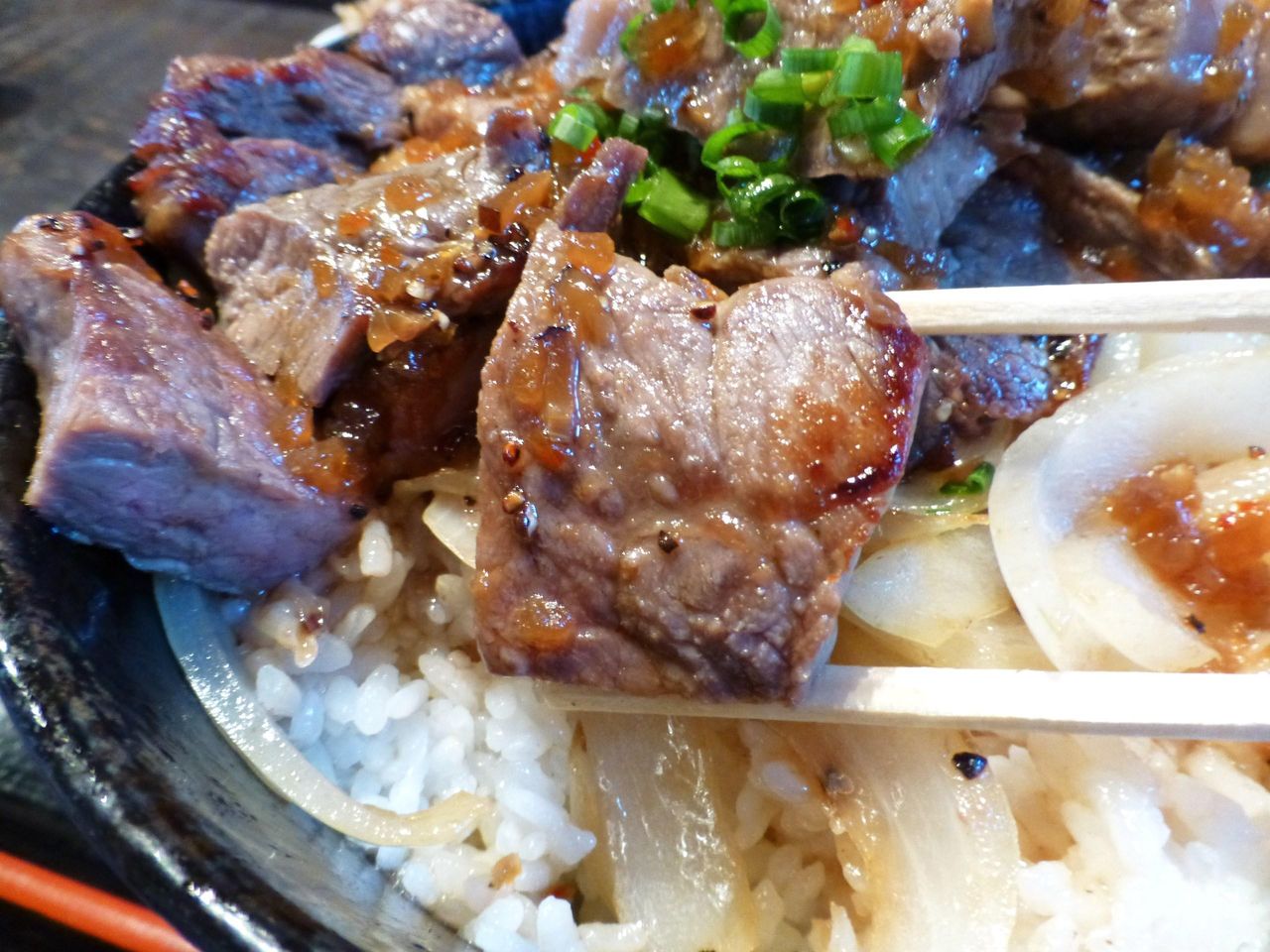 ３〜４センチ角にカットしたステーキが１５切れ！