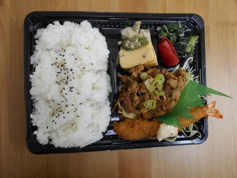 生姜焼きと海老フライ