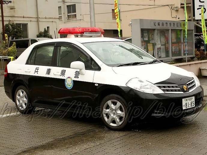 兵庫県警_尼崎南警察署_ティーダラティオ_パトカー