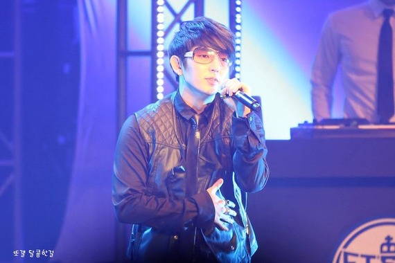 63526_560022780697274_971210657_n