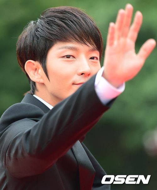 1229800_631945010171717_999964366_n