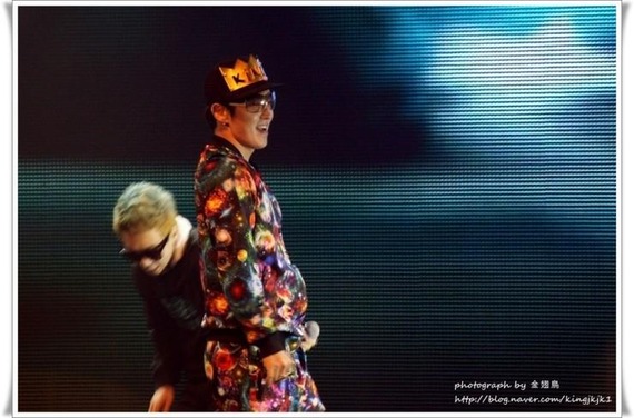 536945_560069490692603_29135816_n