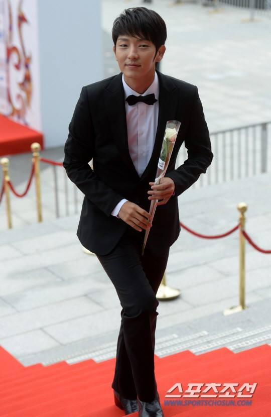 1157480_631945446838340_1590078033_n