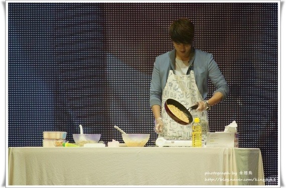 539881_560069314025954_612094265_n