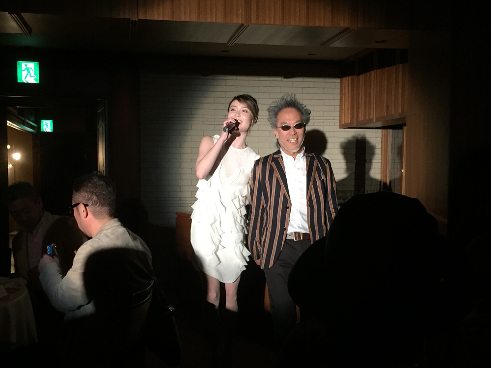 エミマイヤーさんと登場