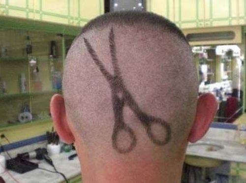 00奇抜なヘアスタイル