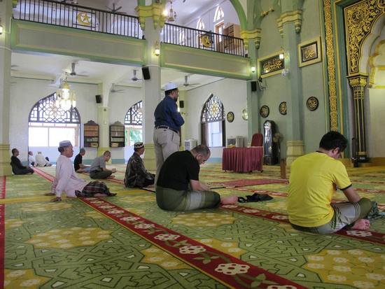 0muslim in mosque