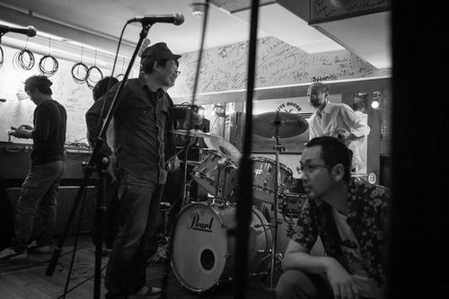 915084_2020382017_70large