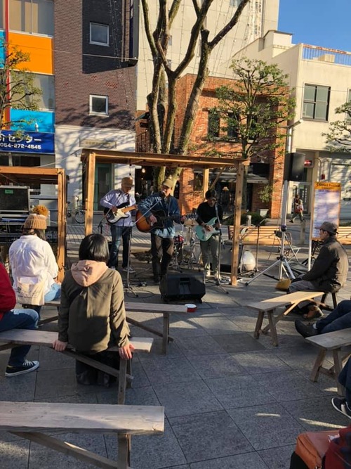 46520587_2366778133349734_1128144559830728704_n