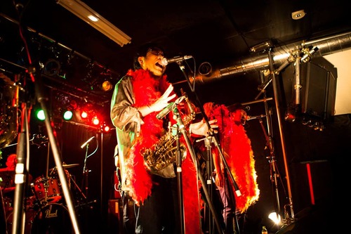 998654_10201301363517860_2050761799_n