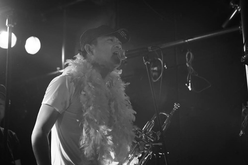 998612_10201301363037848_575251207_n