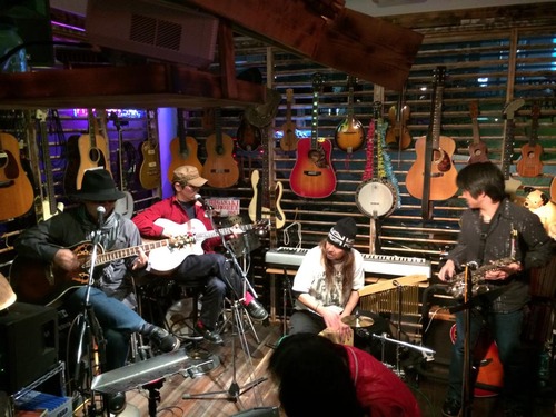 1454596_538997829575845_8065594476519425128_n