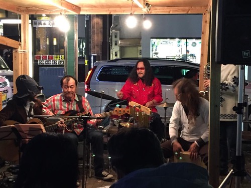 10687126_379172685575133_2360352746112221276_n