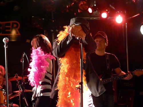 1013801_391813620922927_1520901973_n