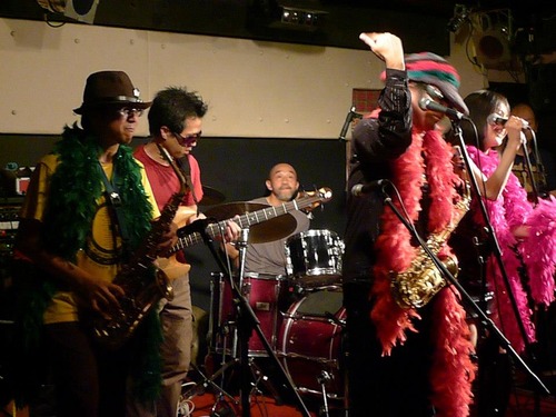 521728_299414430162847_207763941_n