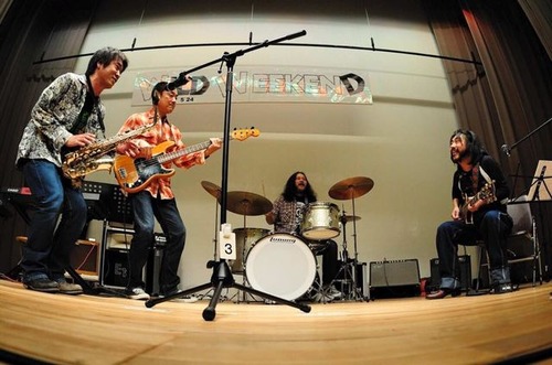 915084_2157017706_102large